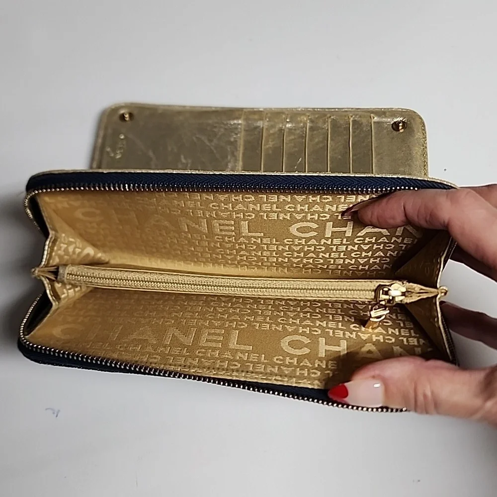 CHANEL Vintage Zip around Denim wallet - Picture 11 of 16